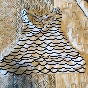 scalloped pattern swimsuit top